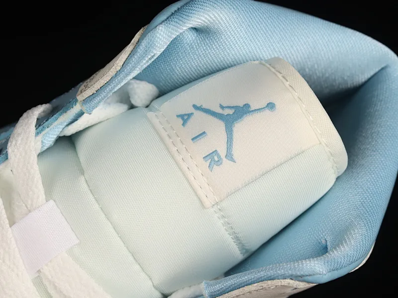 All Categories Air Jordan Jordan Series Basketball Shoes Air Jordan 1 Mid Air Jordan 1 Mid AJ1 Joe 1 North Carolina Blue Zhongbang Basketball Shoes BQ6472-141